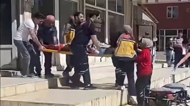 ÇORUM’DA KIRAATHANEDE BIÇAKLI KAVGA!