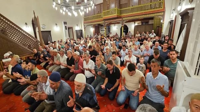 MEVLİD KANDİLİ DUALARLA İDRAK EDİLDİ