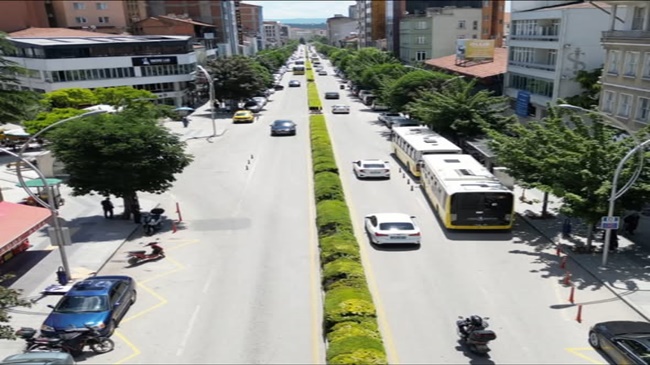 CADDELERDE SÜRELİ PARK UYGULAMASI BAŞLADI