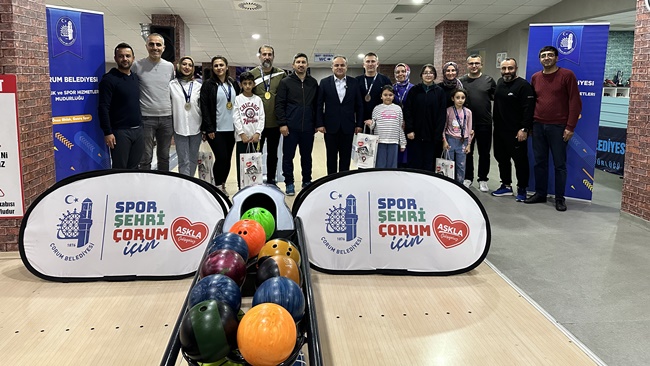 AİLELER BOWLİNG’TE YARIŞTI
