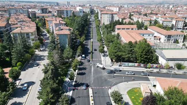 GAZİ CADDESİ’NDE ASFALT ÇALIŞMALARI TAMAMLANDI