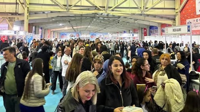 KİTAP GÜNLERİ'NE YOĞUN İLGİ!