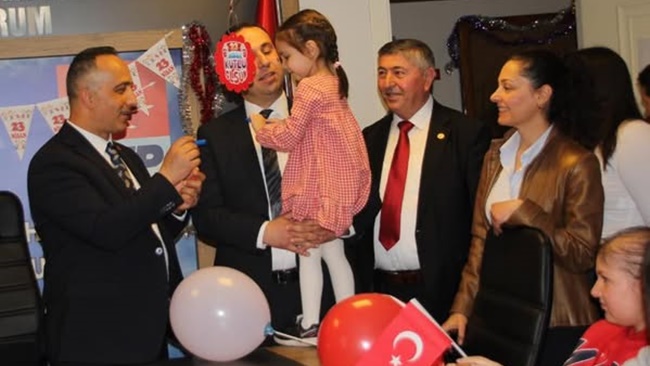 CHP’DEN ÇOCUKLARA ÖZEL 23 NİSAN PROGRAMI