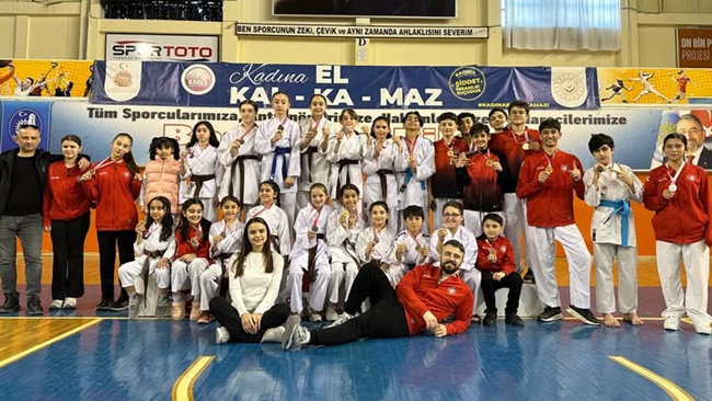 KARATE SEÇMELERİNDE BELEDİYESPOR FARKI!