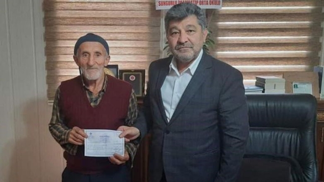 UMRE PARASINI AFRÄ°KALI  KARDEÅžLERÄ°NE BAÄžIÅžLADI