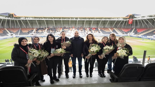 KORKMAZOĞLU’NDAN KADIN  EMEKÇİLERE ANLAMLI JEST!