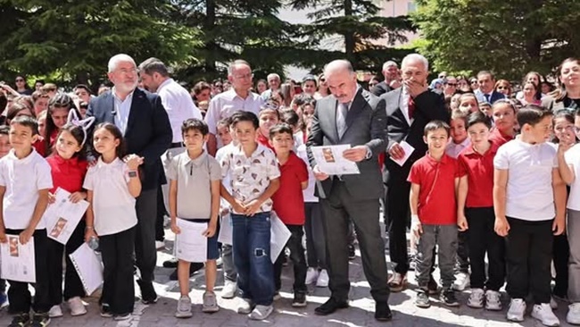 ÇORUM'DA 83 BİN ÖĞRENCİ  KARNE HEYECANI YAŞADI