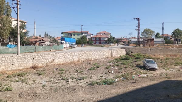 OTOMOBİL DEREYE DÜŞTÜ