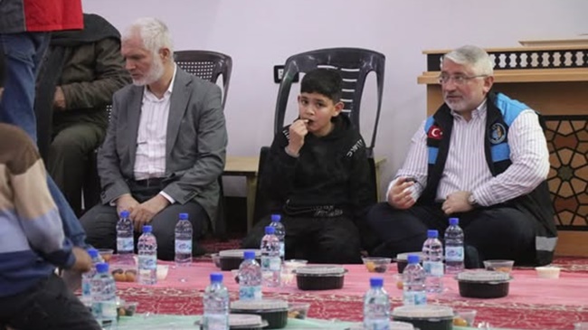 ÇORUM BELEDİYESİ YERMÜK’TE İFTAR SOFRASI KURDU