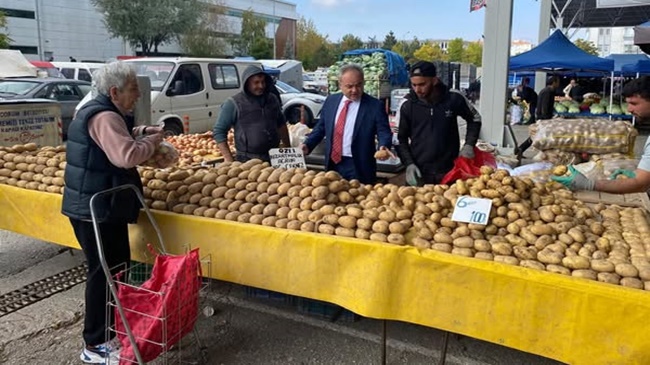 PAZARCILAR BUGÜN TEZGAHINI AÇTI