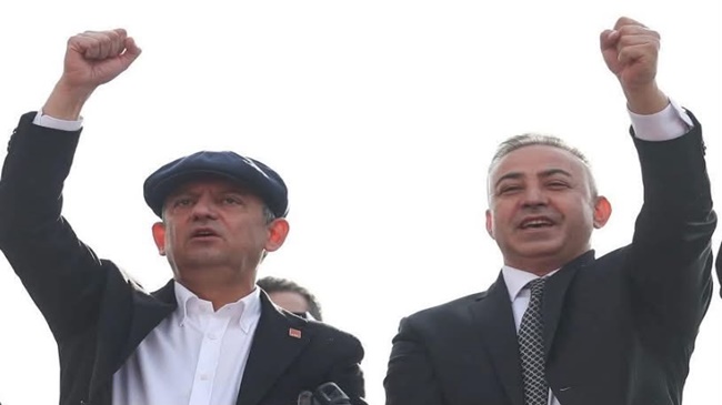 TAHTASIZ, ÖZGÜR ÖZEL'İN YANINDA!