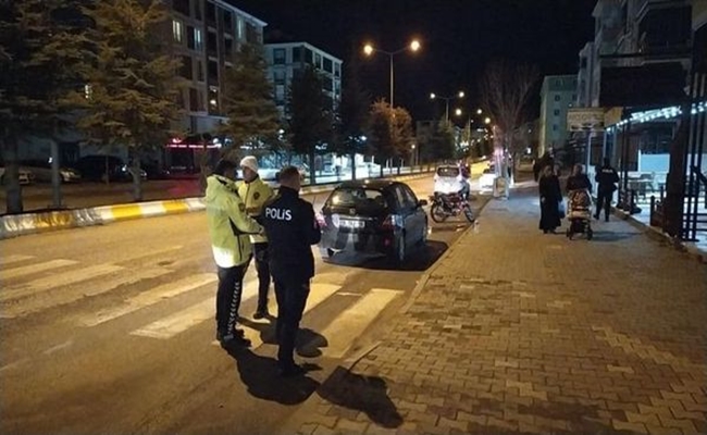 OTOMOBÄ°L YAYAYA Ã‡ARPTI