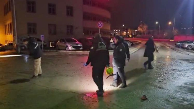 Ã–NCE DÃ–VDÃœLER, SONRA HASTANE  Ã–NÃœNE GELÄ°P HAVAYA ATEÅž AÃ‡TILAR