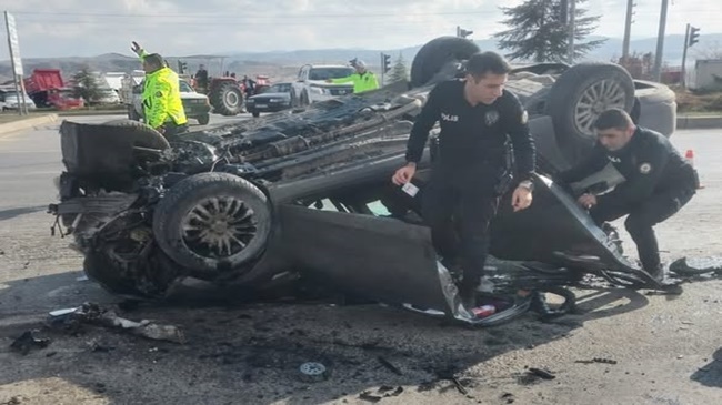 SANAYİ SİTESİ KAVŞAĞINDA KAZA: 1 YARALI