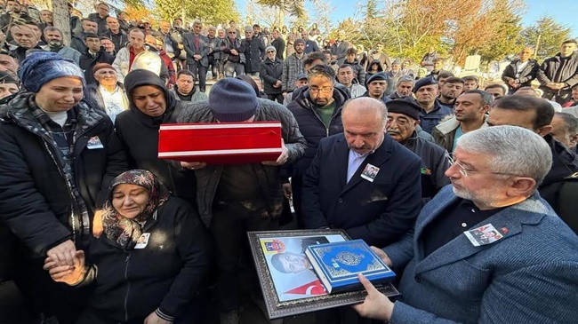 ÜSTEĞMEN ALİ KABLAN SON  YOLCULUĞUNA UĞURLANDI