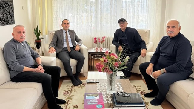 KAYMAKAM POLAT VE BAŞKAN ÇİZİKCİ’DEN TARİHÇİ TANAY’A ‘GEÇMİŞ OLSUN’ ZİYARETİ