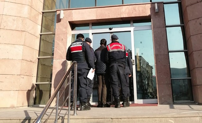 SAHTE JANDARMA TUTUKLANDI