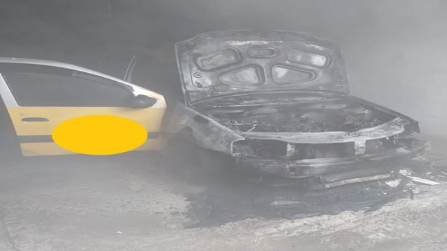 TİCARİ TAKSİ OTOPARKTA YANDI