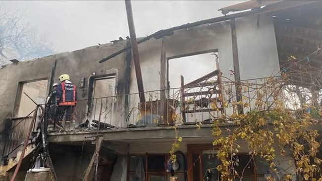 İSKİLİP’TE KORKU DOLU ANLAR! BİR EV ALEV ALEV YANDI