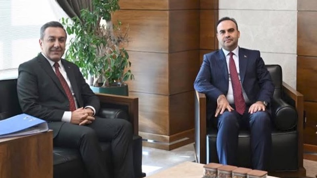 DERE, BAKAN KACIR İLE GÖRÜŞTÜ