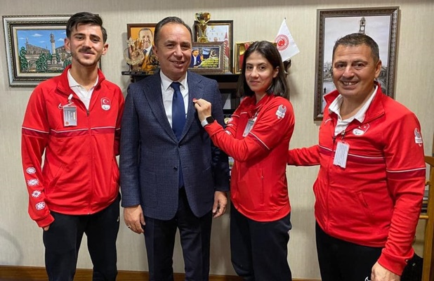 CEYLAN ÅžAMPÄ°YONLARI AÄžIRLADI