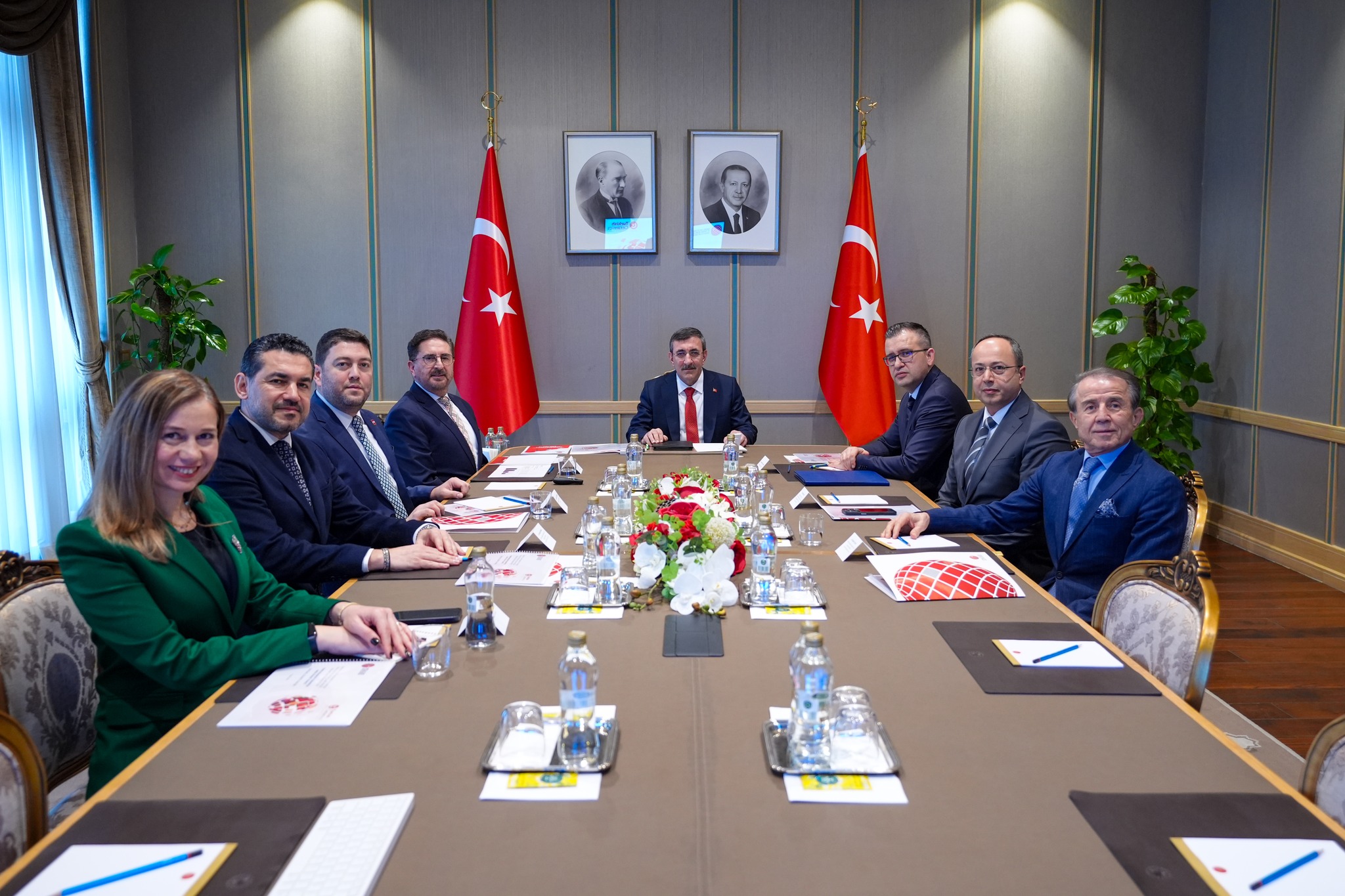 ÇENESİZ'DEN CUMHURBAŞKANI  YARDIMCISI YILMAZ’A ZİYARET