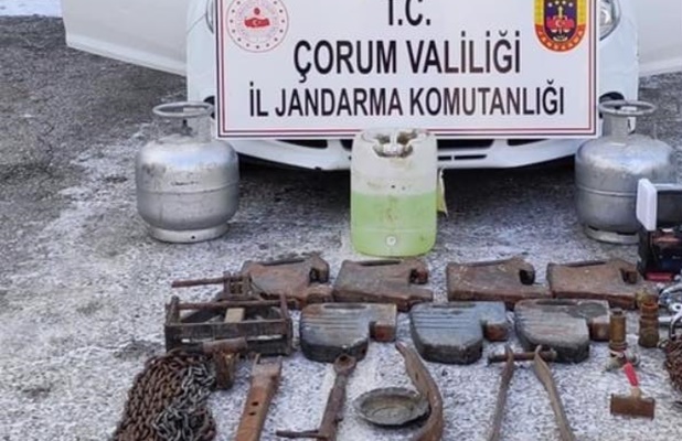 HIRSIZLAR, JANDARMADAN KAÃ‡AMADI