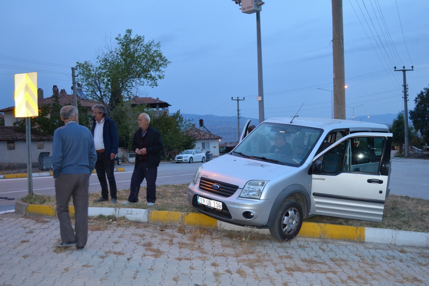 DODURGA’DA YÜREKLERİ AĞIZA GETİREN KAZA!