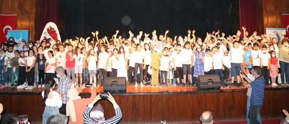 HEM Ã–ÄžRENÄ°P, HEM EÄžLENDÄ°LER