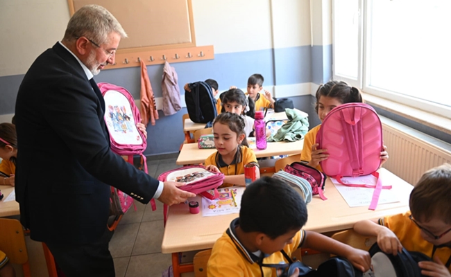 Ã‡ANTA VE KIRTASÄ°YELER BELEDÄ°YEDEN!