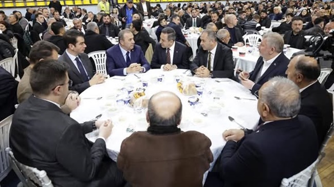 SUNGURLU'DA BİNLERCE VATANDAŞ AYNI SOFRADA BULUŞTU