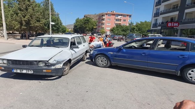 O KAVŞAKTA KAZA EKSİK OLMUYOR