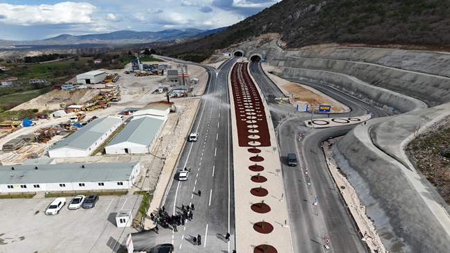 KIRKDİLİM TÜNELİ ULAŞIMA AÇILDI