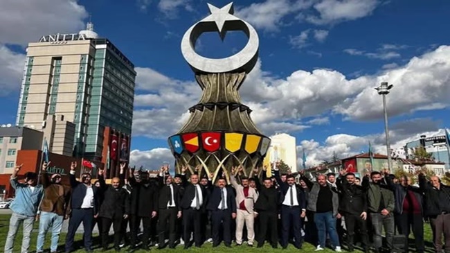 TÜRK DÜNYASI ABİDESİ TÖRENLE AÇILDI