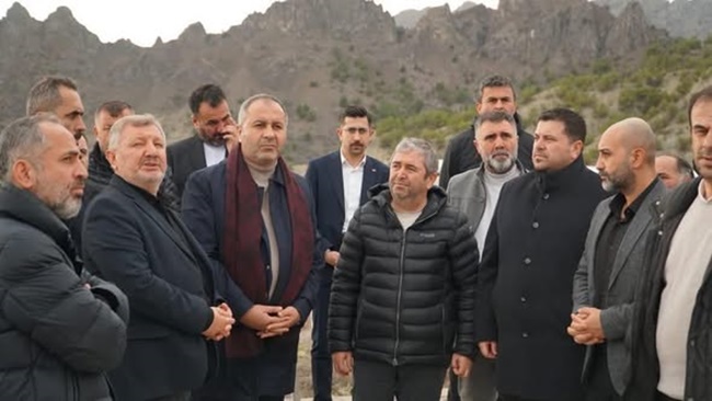 MHP’DEN YANAN FABRİKAYA “GEÇMİŞ OLSUN” ZİYARETİ!