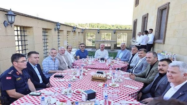 15 TEMMUZ ŞEHİDİ BABA-OĞUL DUALARLA ANILDI
