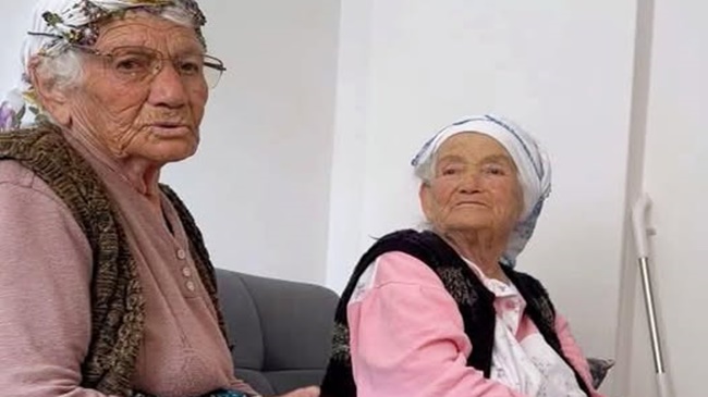 İKİ BACI BİR GÜN ARAYLA VEFAT ETTİ