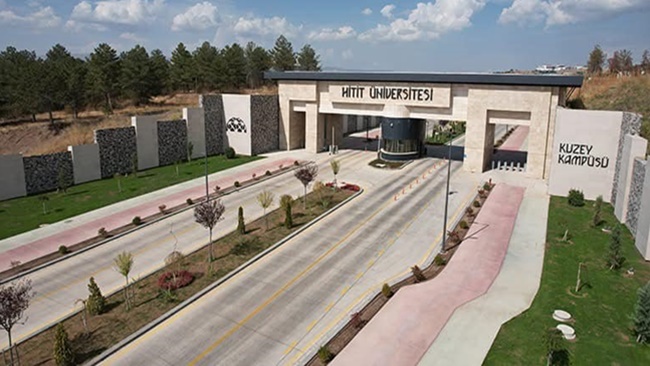 ÜNİVERSİTEDE DE EĞİTİME KAR TATİLİ!