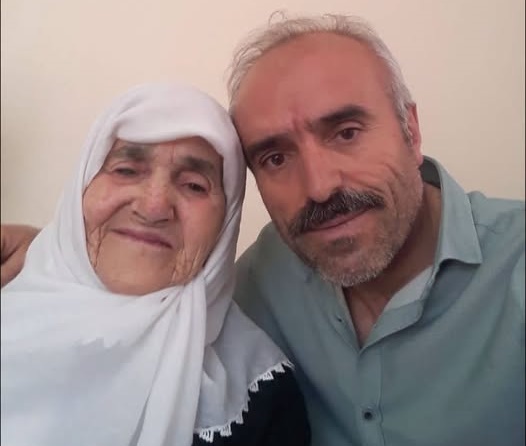VEYSEL KAÇMAZ ANNESİNİ KAYBETTİ
