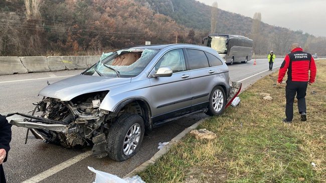 OTOMOBİL TAKLA ATTI! YARALILAR VAR