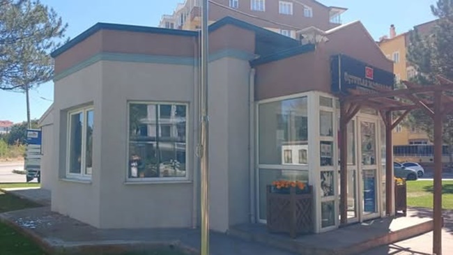 ÇORUM'DA MUHTARLIK BİNASINA SALDIRI!