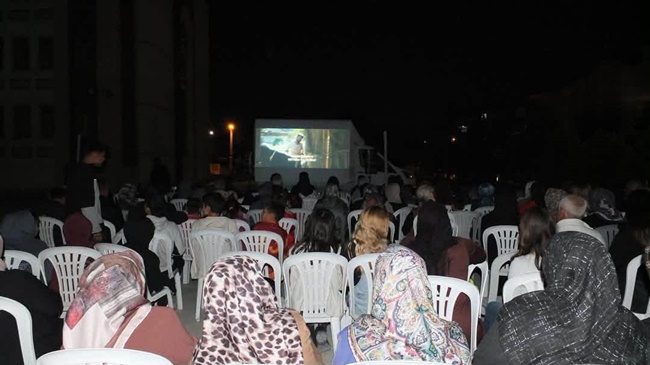 SUNGURLU’DA “BEYAZ PERDE”  MAHALLE SAKİNLERİ İÇİN AÇILDI