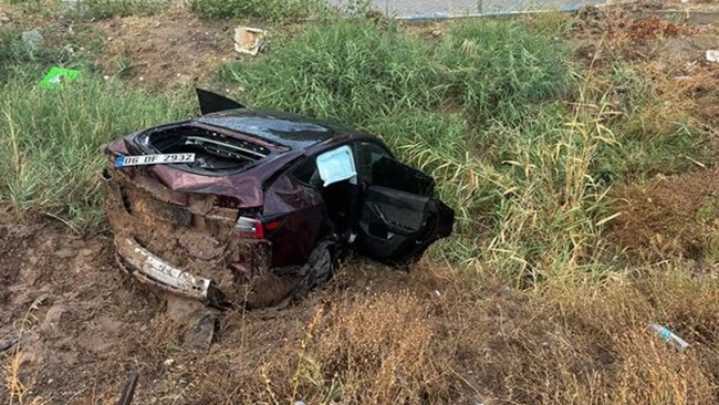 OTOMOBÄ°L DEVRÄ°LDÄ° SÃœRÃœCÃœ YARALANDI